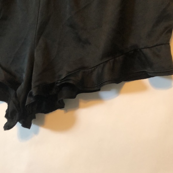 Victoria's Secret ruffle hem pj bottoms sz L - Picture 4 of 8